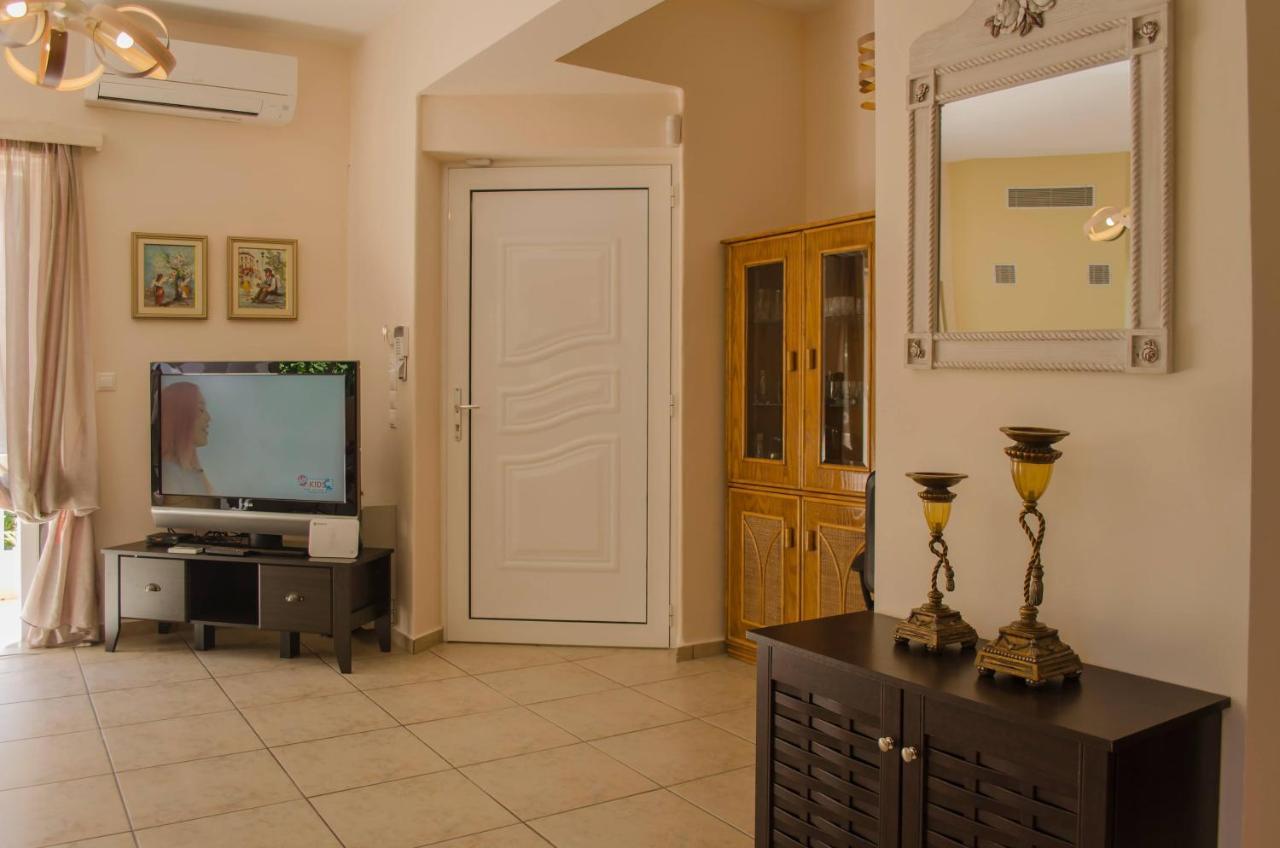 Villa Aretaki Kalamaki エクステリア 写真