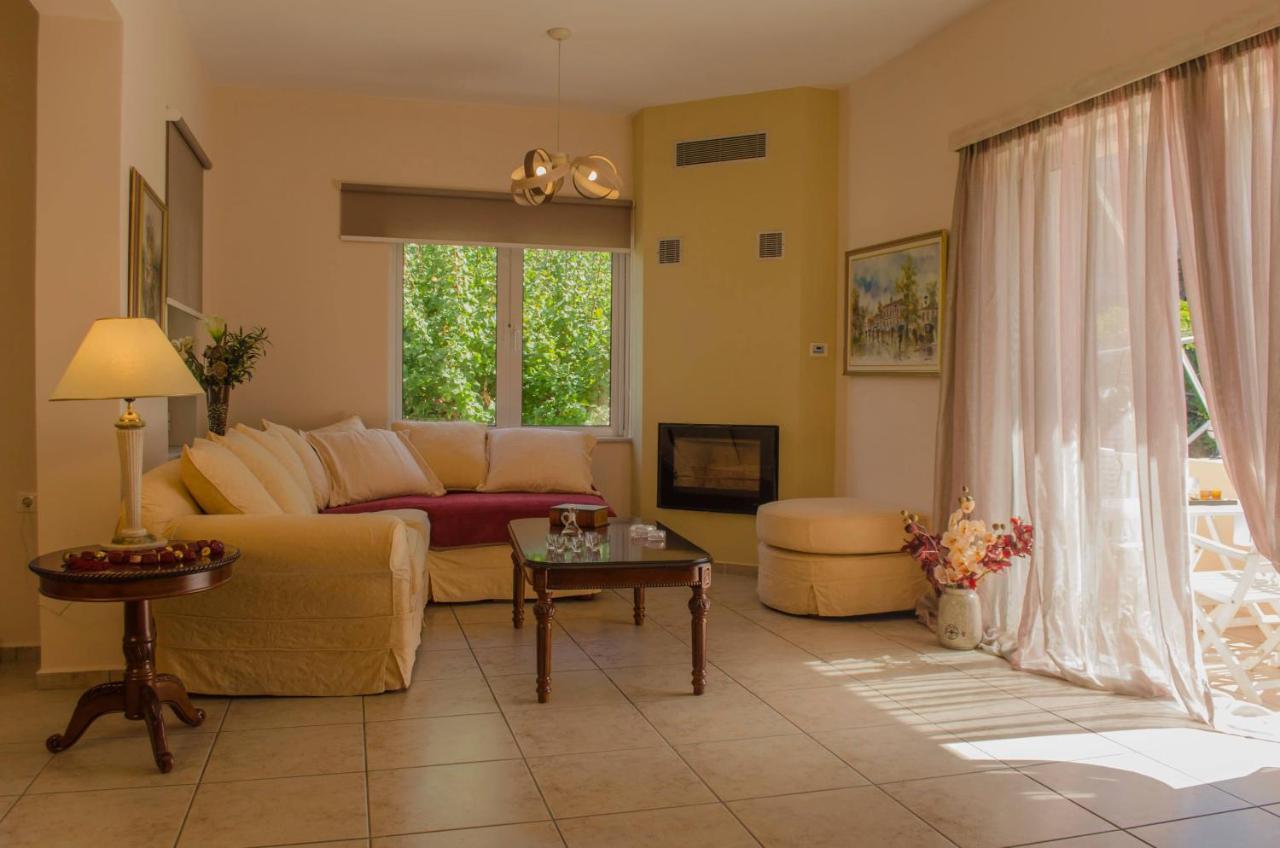 Villa Aretaki Kalamaki エクステリア 写真